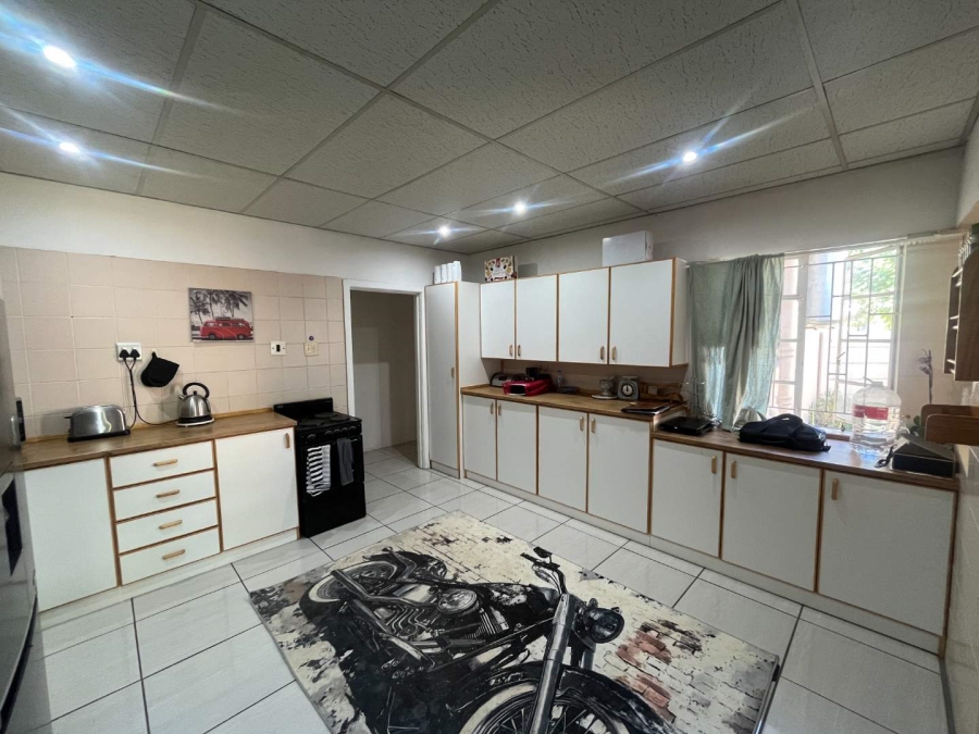 5 Bedroom Property for Sale in Die Rand Northern Cape